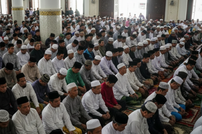Masjid Prima Beruntung Jemaah Berhimpit Masjid Prima Beruntung Jemaah Berhimpit